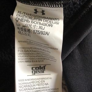 Under Amour women’s sweatshirt, x-large